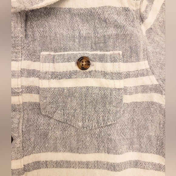 Carters Baby Boy, Gray & White Striped, Linen Romper, size 24 months - Picture 4 of 7